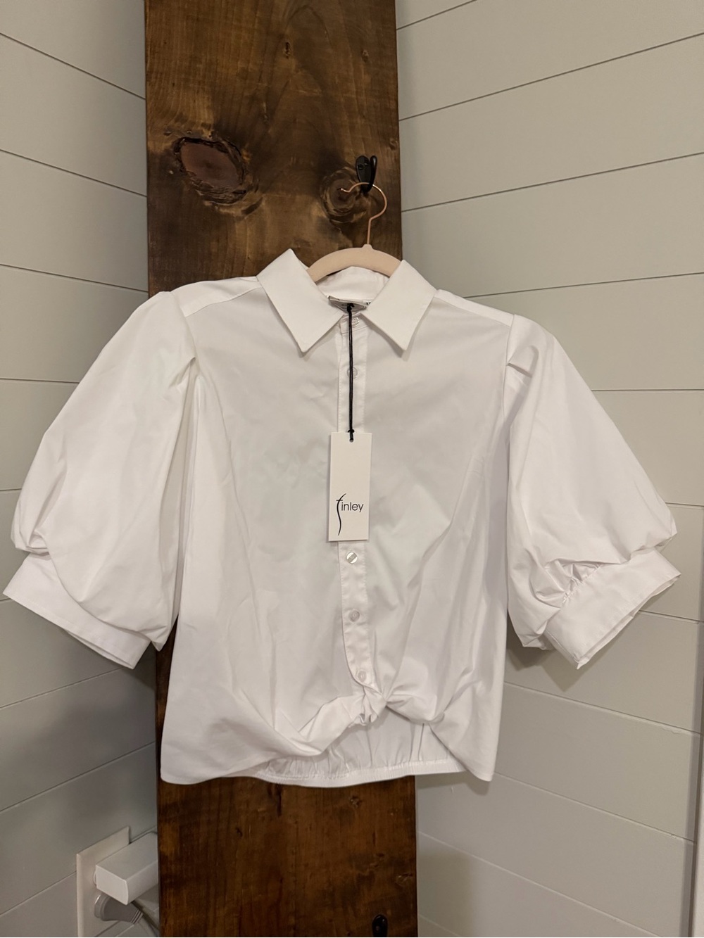 Finley
Bomba Button-Down Twist-Front Poplin Shirt - Picture 7 of 10